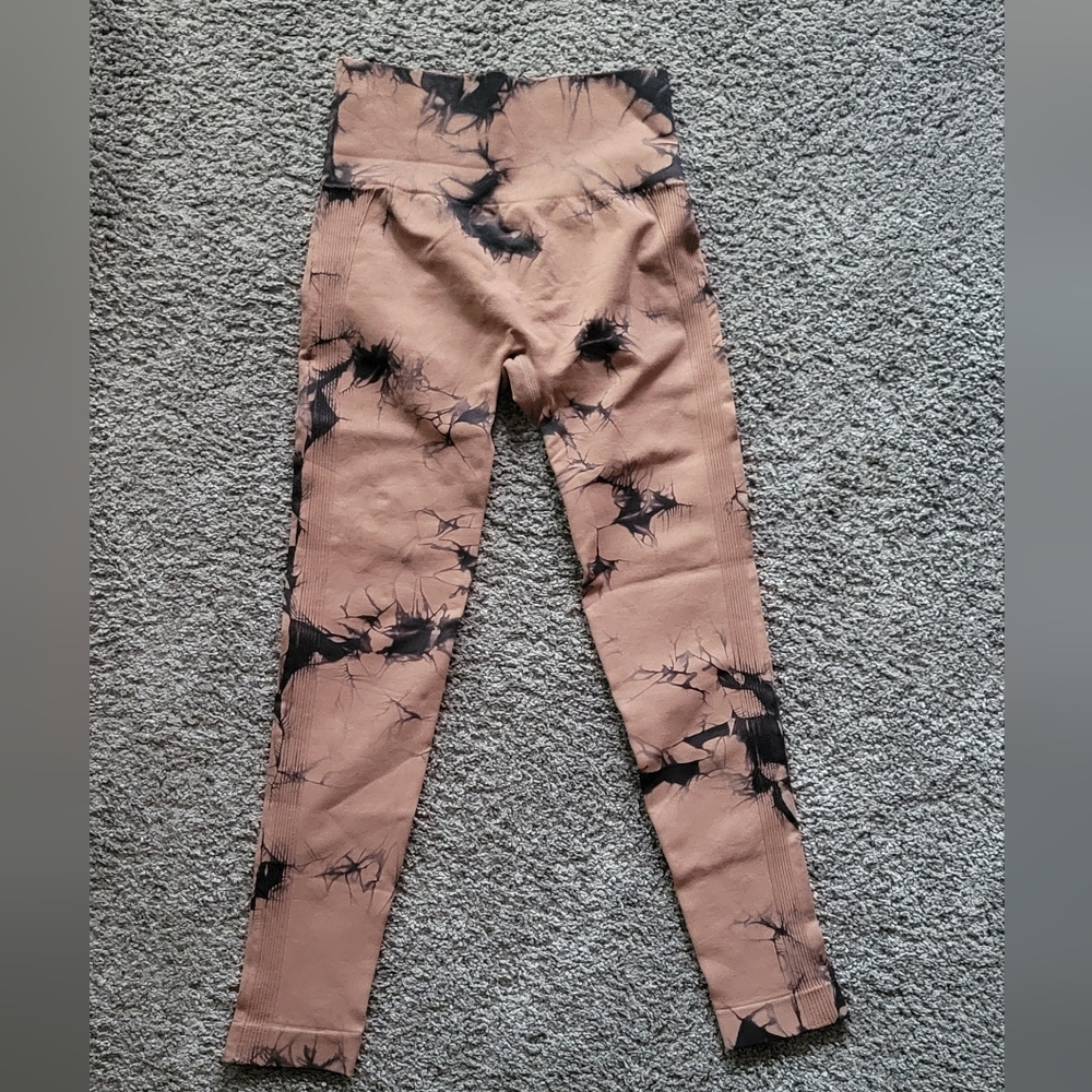 Stylish Black and Brown Yoga Pants Scrunched High Waisted Butt Lifting